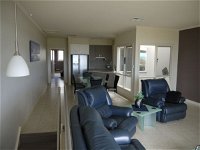 B Our Guest - Accommodation in Surfers Paradise